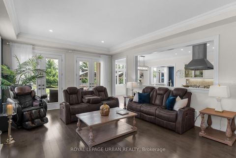 Photo 19 at 15 Country Club Crescent, Uxbridge