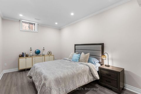 Photo 37 at 15 Country Club Crescent, Uxbridge