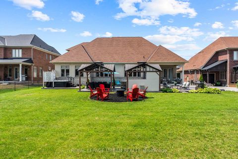Photo 44 at 15 Country Club Crescent, Uxbridge