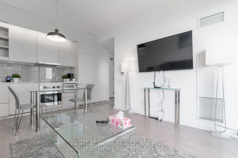Photo 4 at 3907 - 101 Peter Street, Waterfront Communities C1, Toronto
