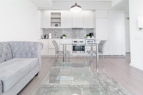 Photo 5 at 3907 - 101 Peter Street, Waterfront Communities C1, Toronto