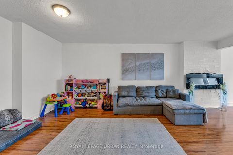Photo 5 at 1210 - 61 Markbrook Lane, Jamestown, Toronto