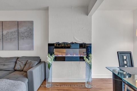 Photo 7 at 1210 - 61 Markbrook Lane, Jamestown, Toronto