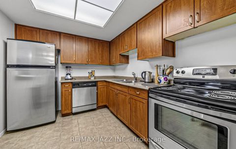 Photo 3 at 318 - 10 Dean Park Road, Rouge E11, Toronto