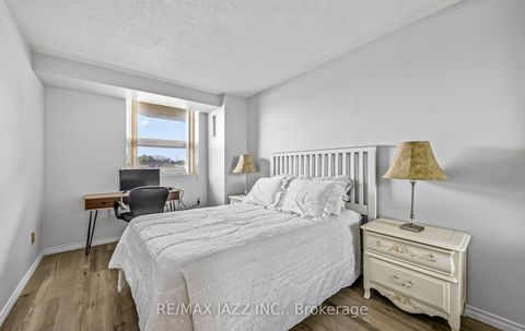 Photo 9 at 318 - 10 Dean Park Road, Rouge E11, Toronto