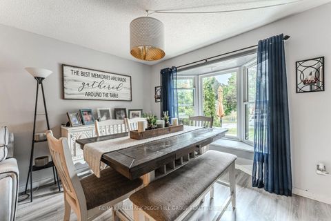 Photo 2 at 69 Fox Run, Letitia Heights, Barrie