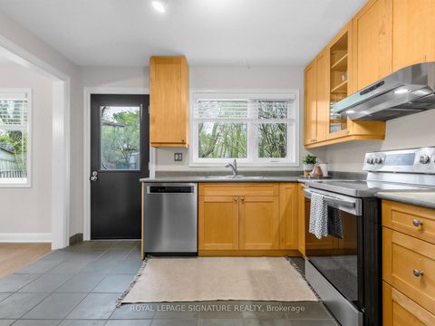 Photo 17 at 23 Ballymena Court, Don Mills, Toronto