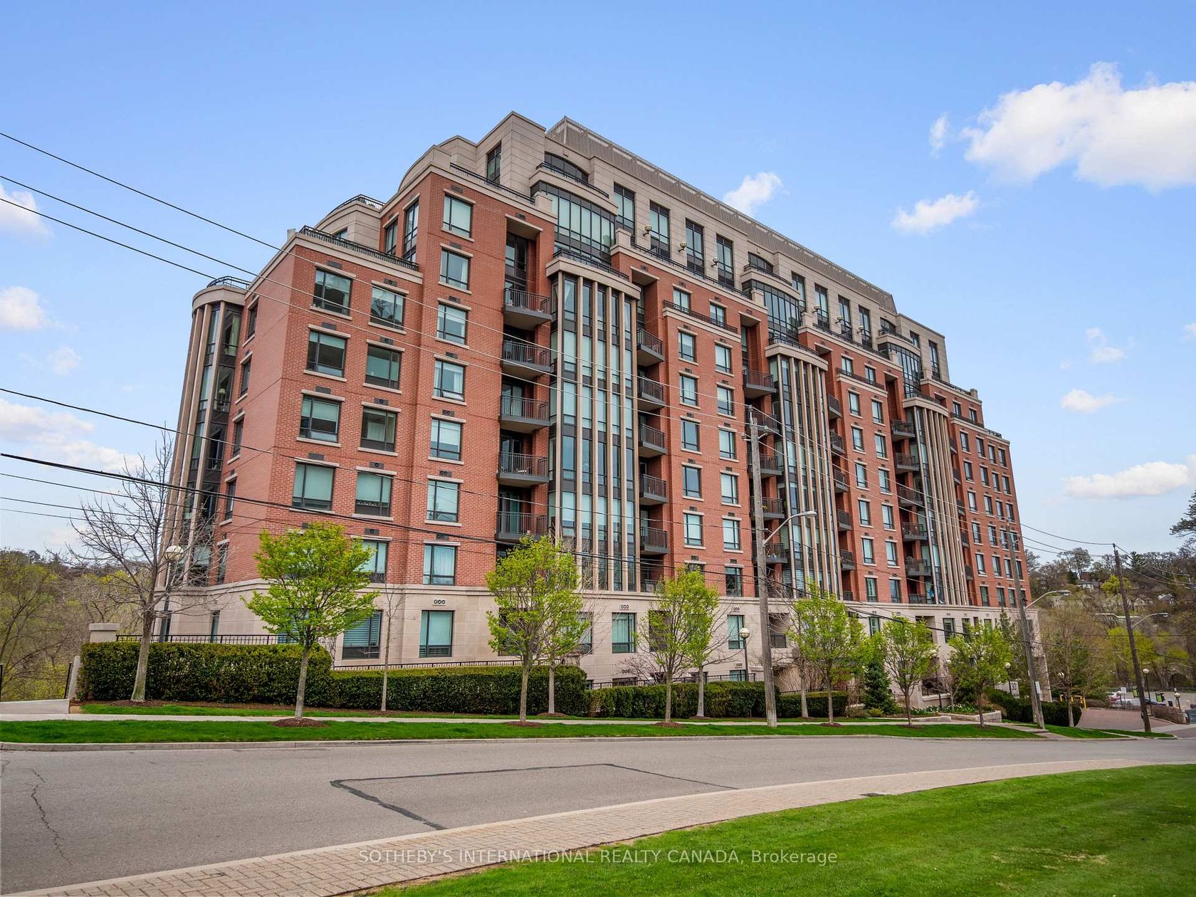301 - 30 Old Mill Road, Kingsway South, Toronto photo 3