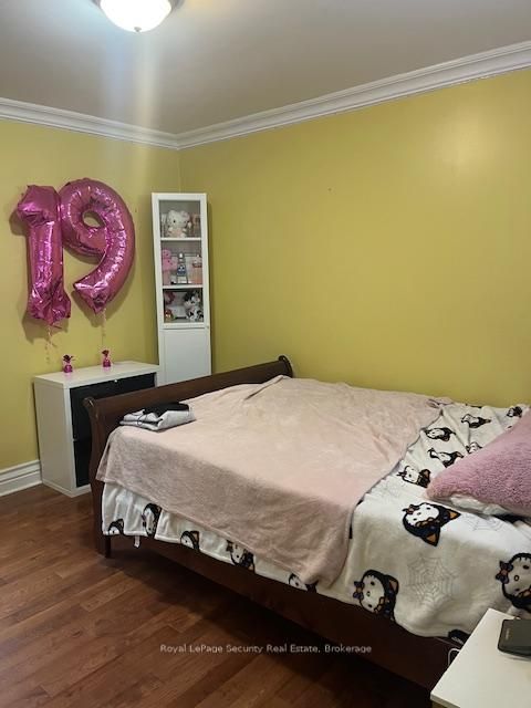 Photo 5 at 627 Caledonia Road, Belgravia, Toronto