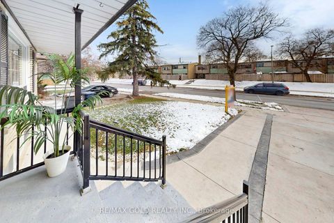 Photo 2 at 189 Kingsview Boulevard, The Westway, Toronto