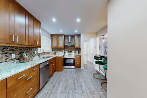 Photo 13 at 189 Kingsview Boulevard, The Westway, Toronto