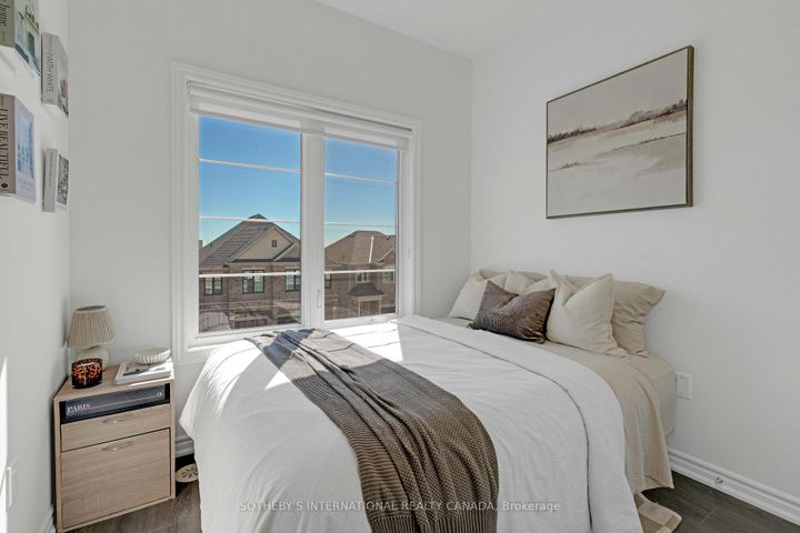 Photo 15 at 28 Paisley Drive, Bradford, Bradford West Gwillimbury