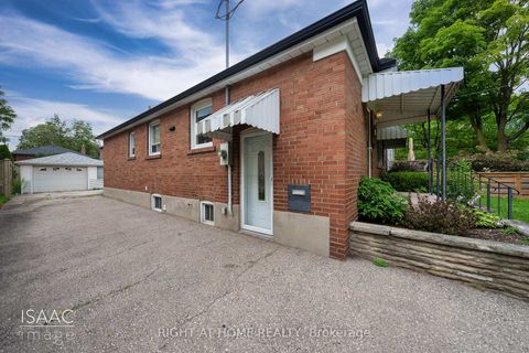 Photo 1 at 98 Yorkview Drive, Queensway, Toronto