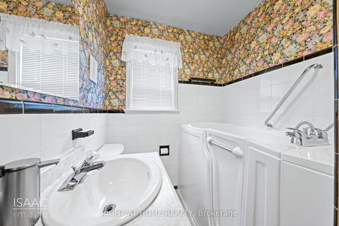 Photo 12 at 98 Yorkview Drive, Queensway, Toronto