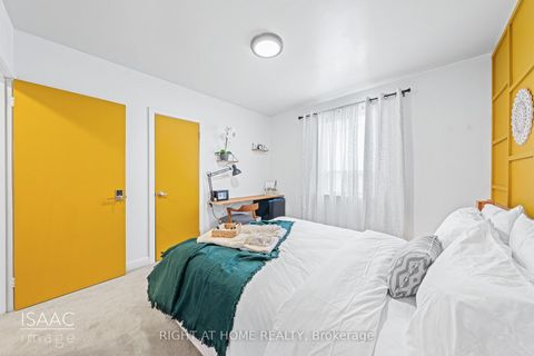 Photo 14 at 98 Yorkview Drive, Queensway, Toronto