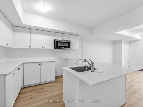 Photo 14 at 1104 - 56 Elizabeth Street S, Mill Pond, Richmond Hill