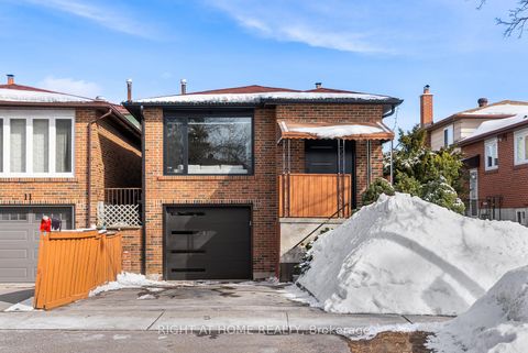 Photo 0 at 9 Thistlewaite Crescent, Malvern West, Toronto