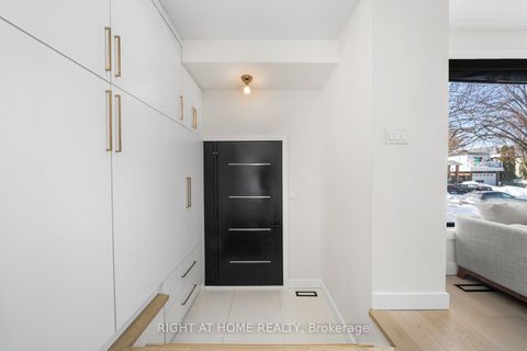 Photo 1 at 9 Thistlewaite Crescent, Malvern West, Toronto