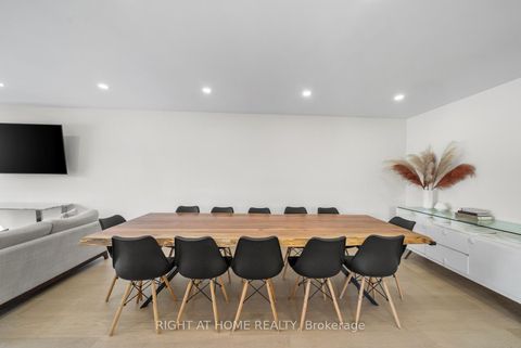 Photo 9 at 9 Thistlewaite Crescent, Malvern West, Toronto