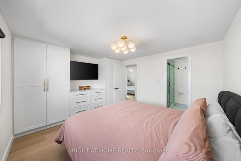 Photo 12 at 9 Thistlewaite Crescent, Malvern West, Toronto