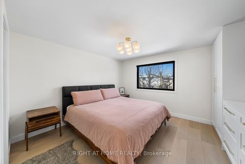 Photo 13 at 9 Thistlewaite Crescent, Malvern West, Toronto