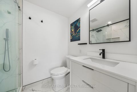 Photo 14 at 9 Thistlewaite Crescent, Malvern West, Toronto