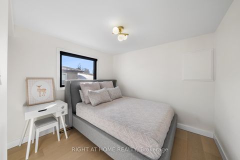 Photo 17 at 9 Thistlewaite Crescent, Malvern West, Toronto