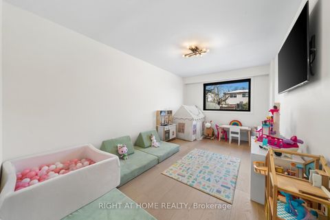 Photo 24 at 9 Thistlewaite Crescent, Malvern West, Toronto