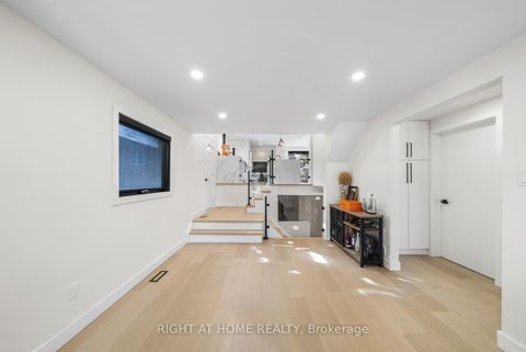 Photo 25 at 9 Thistlewaite Crescent, Malvern West, Toronto