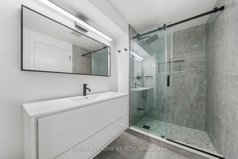 Photo 26 at 9 Thistlewaite Crescent, Malvern West, Toronto