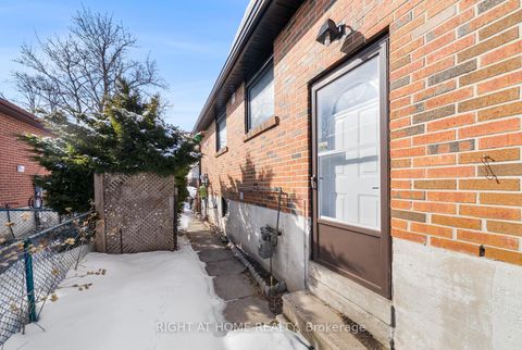 Photo 30 at 9 Thistlewaite Crescent, Malvern West, Toronto