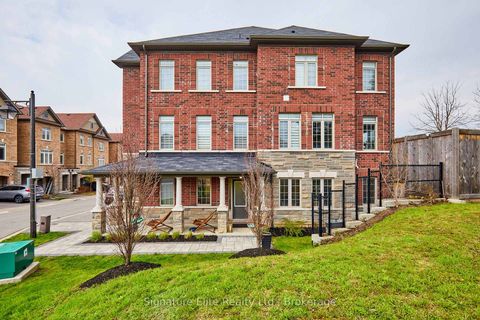 Photo 3 at 51 Gordon Circle, College Manor, Newmarket