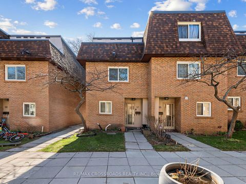 Photo 1 at 57 - 275 Manse Road, West Hill, Toronto