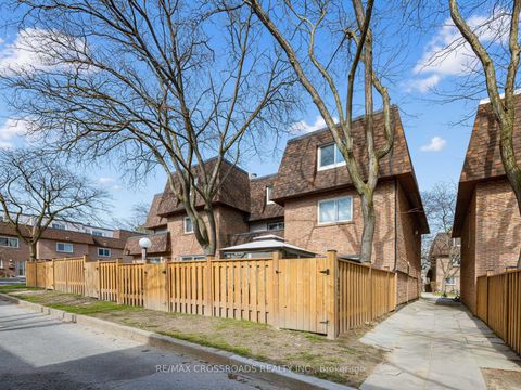 Photo 2 at 57 - 275 Manse Road, West Hill, Toronto