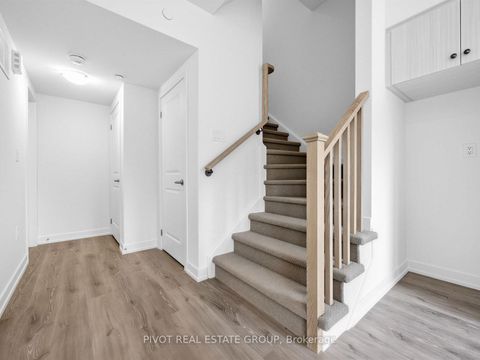 Photo 1 at 3407 - 60 Elizabeth Street S, Mill Pond, Richmond Hill