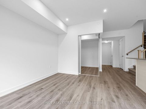 Photo 10 at 3407 - 60 Elizabeth Street S, Mill Pond, Richmond Hill