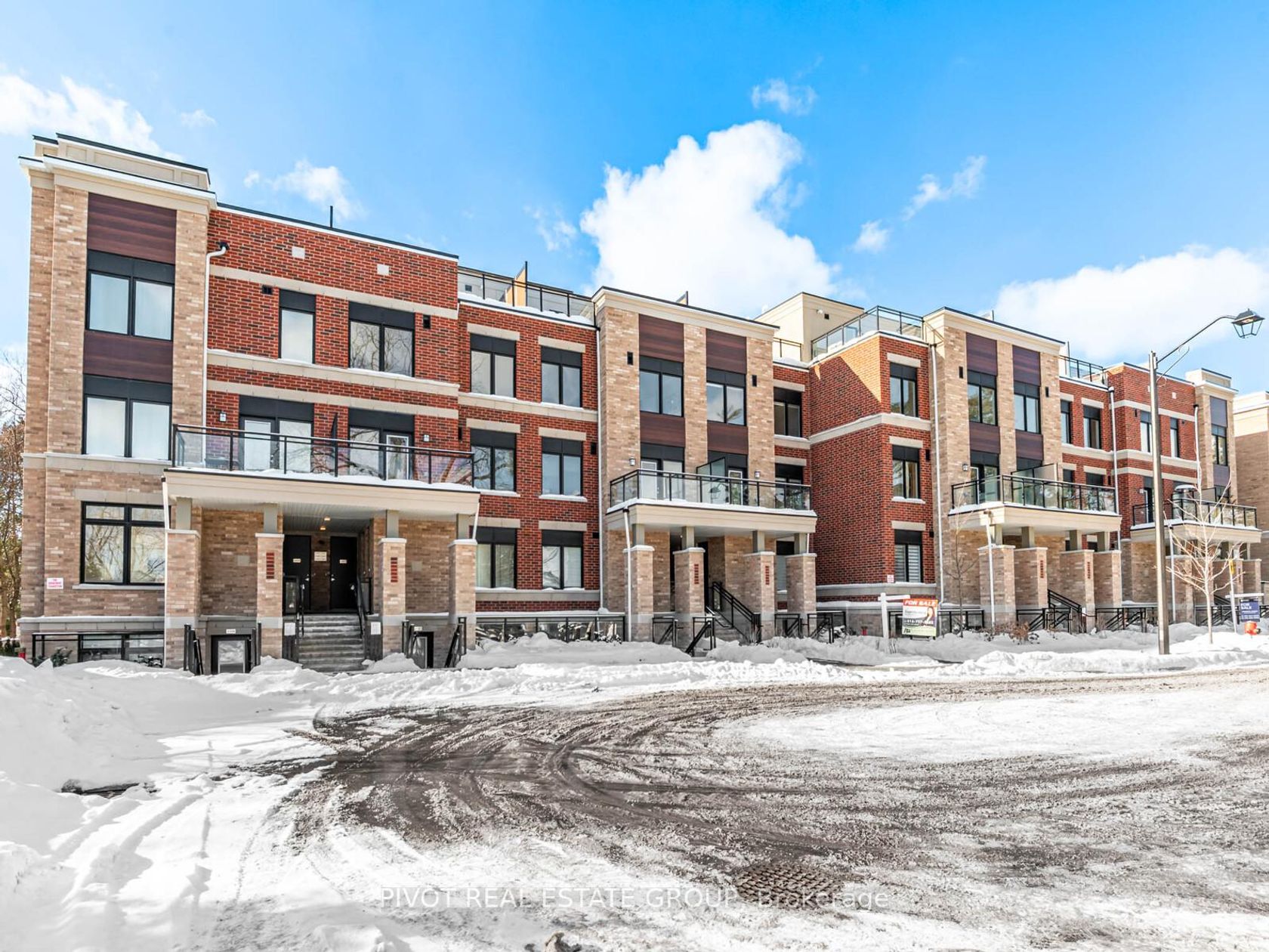 3307 - 60 Elizabeth Street S, Mill Pond, Richmond Hill photo number 2