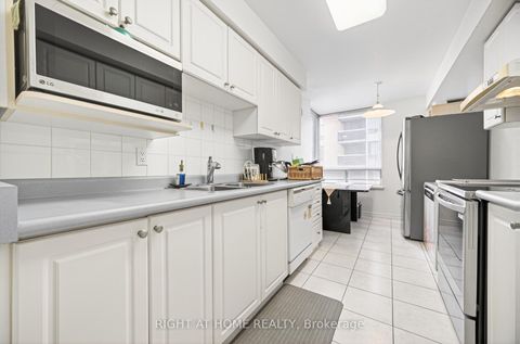Photo 23 at 905 - 88 Grandview Way, Willowdale East, Toronto