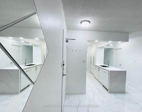 Photo 6 at 1611 - 390 Dixon Road, The Westway, Toronto