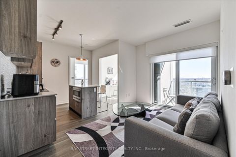 Photo 4 at 3208 - 1 Yorkville Avenue, Annex, Toronto