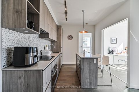 Photo 11 at 3208 - 1 Yorkville Avenue, Annex, Toronto