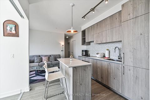 Photo 13 at 3208 - 1 Yorkville Avenue, Annex, Toronto