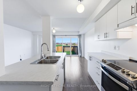 Photo 12 at 152 Sailors Landing, Bowmanville, Clarington