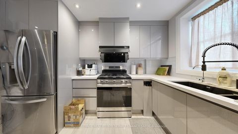 Photo 9 at 72 Mann Avenue, Mount Pleasant East, Toronto
