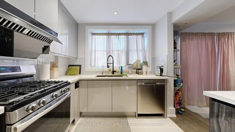Photo 10 at 72 Mann Avenue, Mount Pleasant East, Toronto