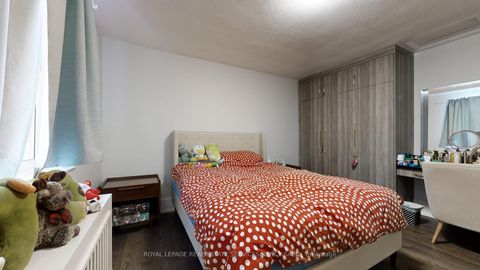 Photo 14 at 72 Mann Avenue, Mount Pleasant East, Toronto