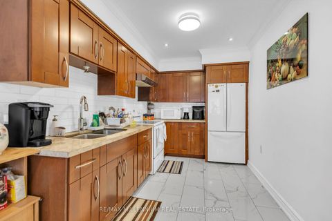 Photo 10 at 62 - 79 Driftwood Avenue, Jane Heights, Toronto