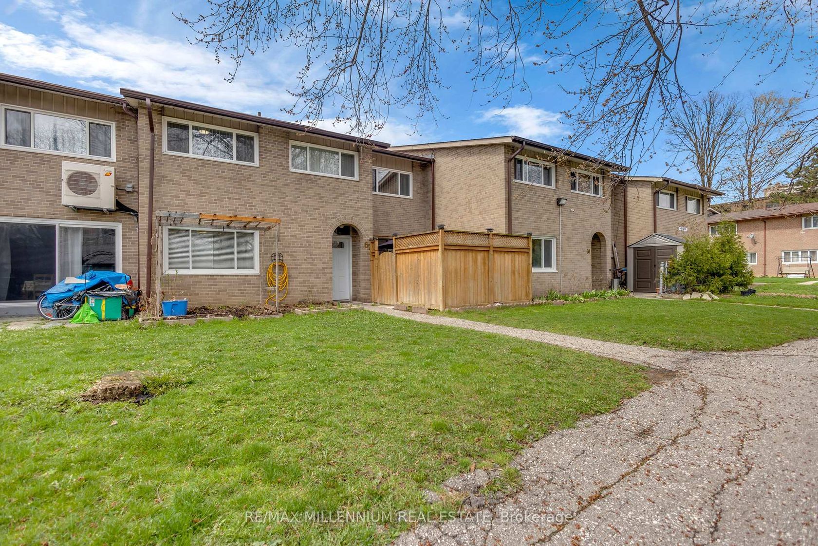 62 - 79 Driftwood Avenue, Jane Heights, Toronto photo number 2