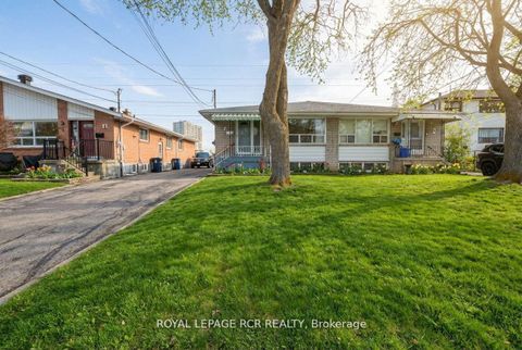 Photo 1 at 6 Ailsa Craig Court, Branson, Toronto