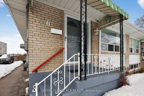 Photo 4 at 6 Ailsa Craig Court, Branson, Toronto